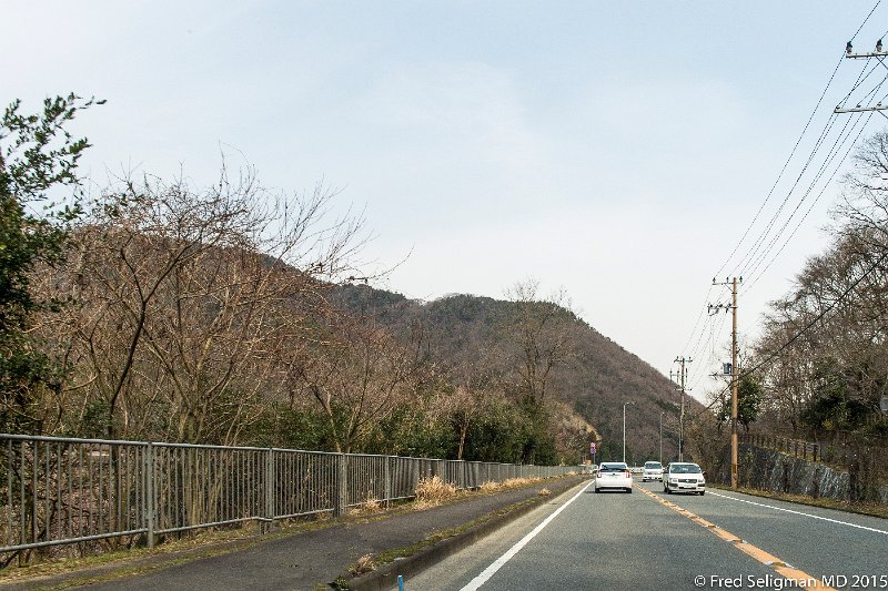 20150313_110132 D4Sedit283.jpg - Driving is on the left in Japan probably because when the first trains in Japan were built by the British in the 1880 the precedent was set.